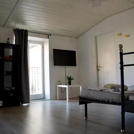 Apartma The Bell Tower Hideaway 2
